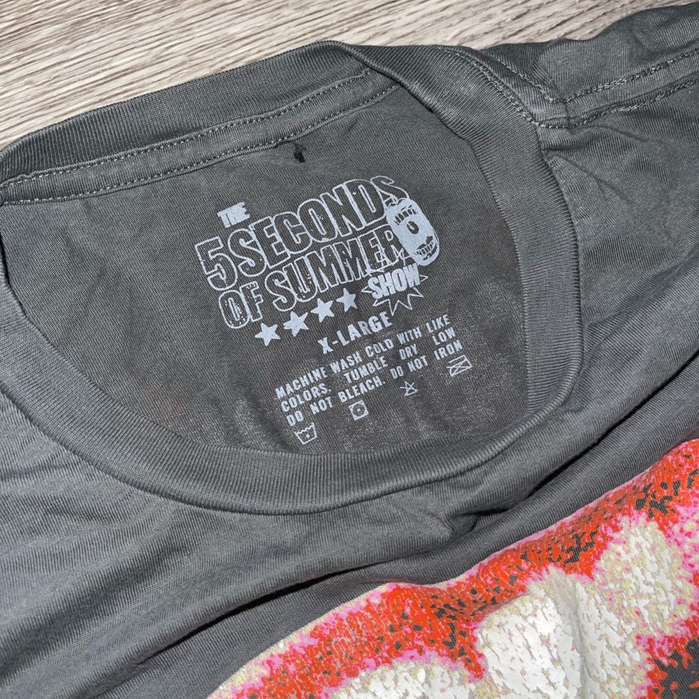 The 5 Seconds of Summer Summer Show Tour Tee - Picture 3 of 5